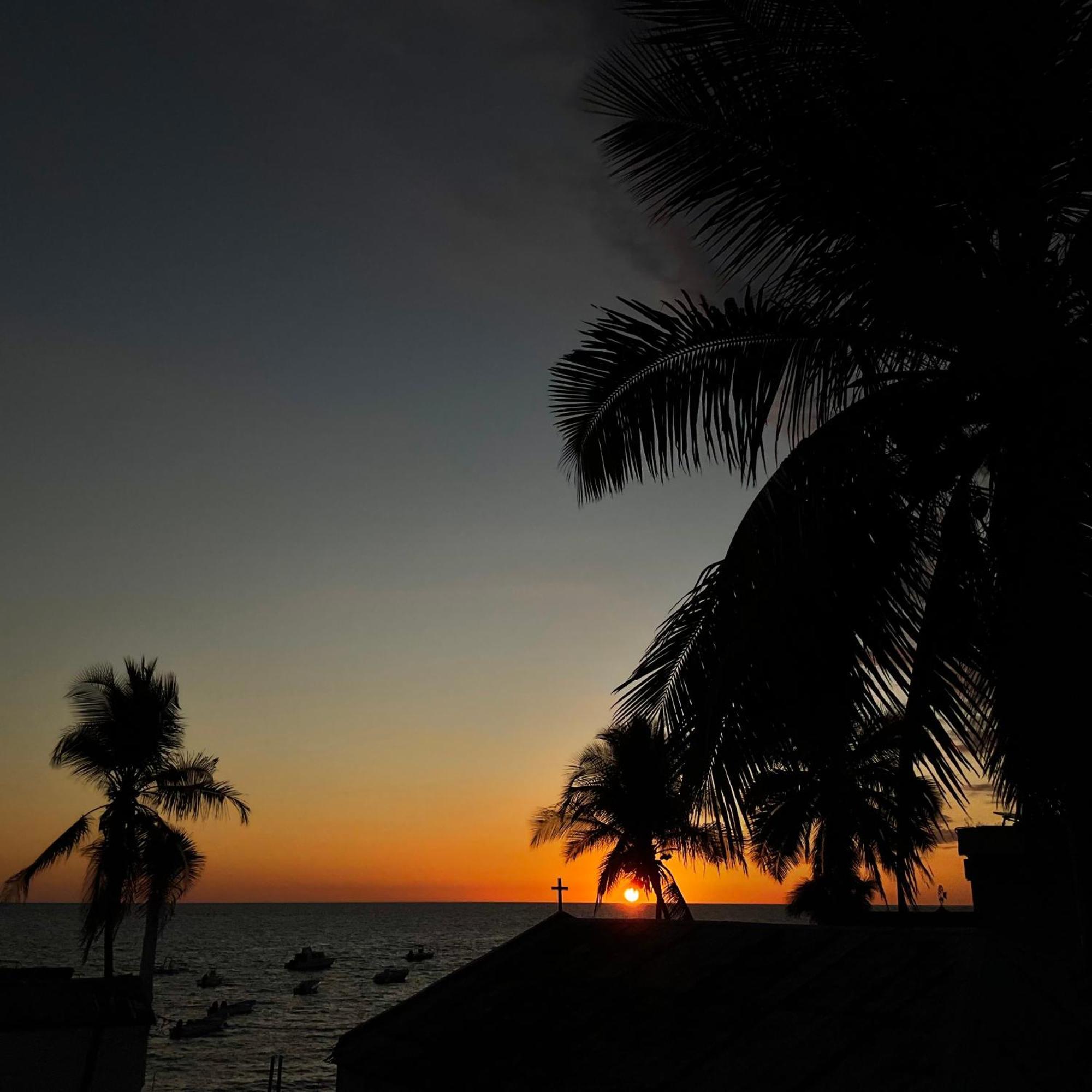 Kokoloko Hotel Ambatoloaka  Luaran gambar